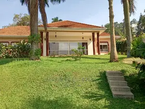 Luxury 4-Bedroom Resort-Style Bungalow